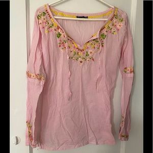 CHELSEA & THEODORE Top More info in photos.